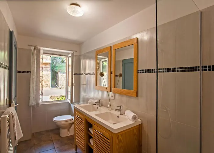 Du Pont - Nyaraló *